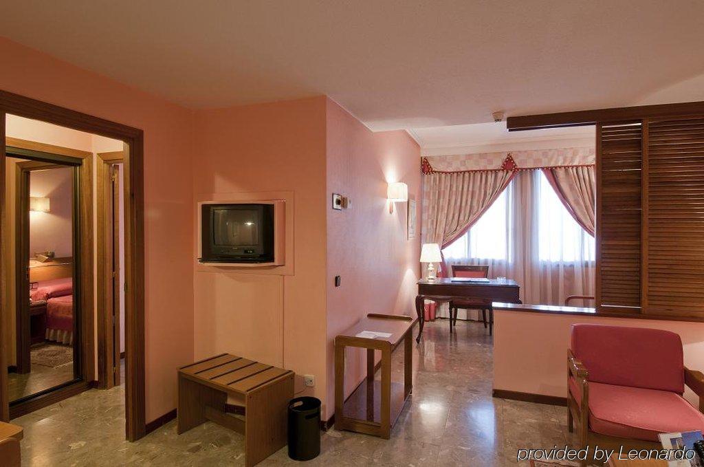 Foxa 25 Hotel มาดริด ห้อง รูปภาพ